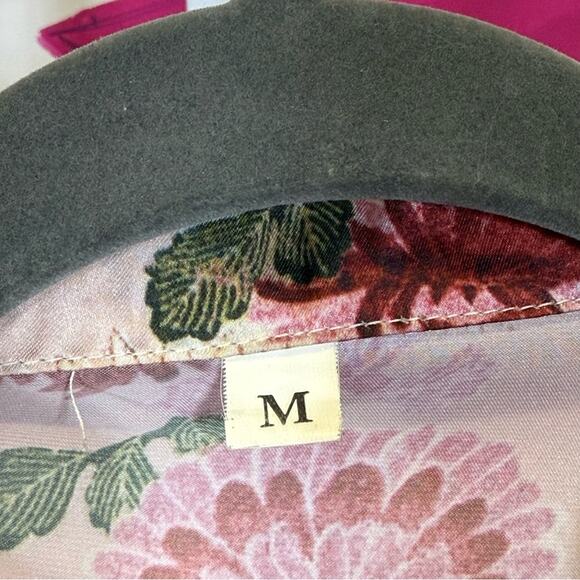 SHEIN, Floral Silky Long Sleeve Blouse. Size Medium. Good used condition! - Picture 3 of 7